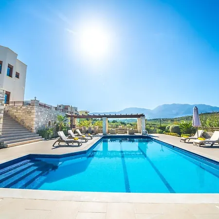 וילה Iremia Luxury With Pool