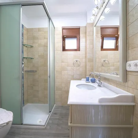 וילה Iremia Luxury With Pool