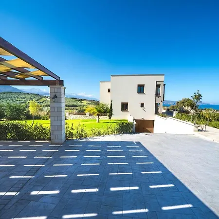 Iremia Luxury With Pool וילה