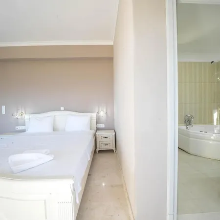 וילה Iremia Luxury With Pool *