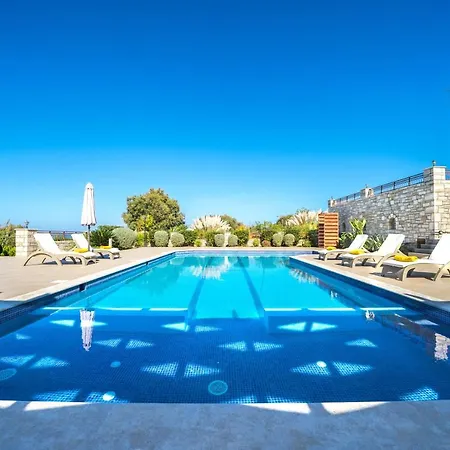 וילה Iremia Luxury With Pool *