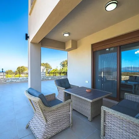 Iremia Luxury With Pool וילה *