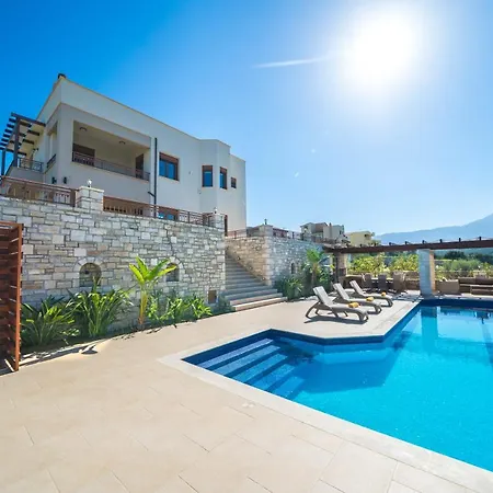 Iremia Luxury With Pool וילה