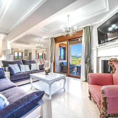 וילה Iremia Luxury With Pool